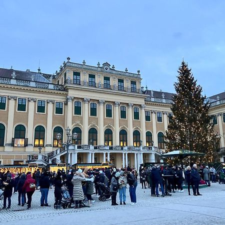 Regal Retreat Intimate Elegance Near Schoenbrunn Palace ウィーン エクステリア 写真