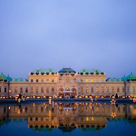 Regal Retreat Intimate Elegance Near Schoenbrunn Palace ウィーン エクステリア 写真
